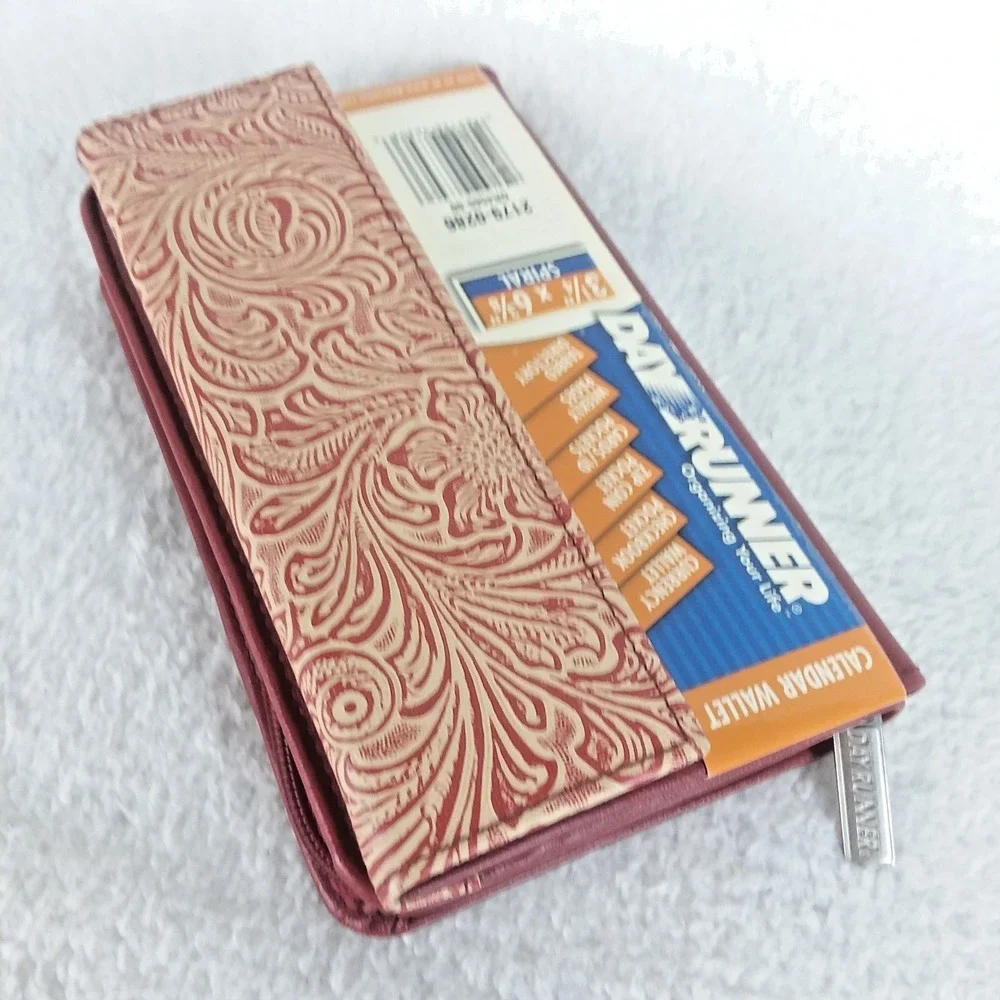 Day Runner Calendar‎ Planner Zip Around Tooled Wallet NOS Vintage